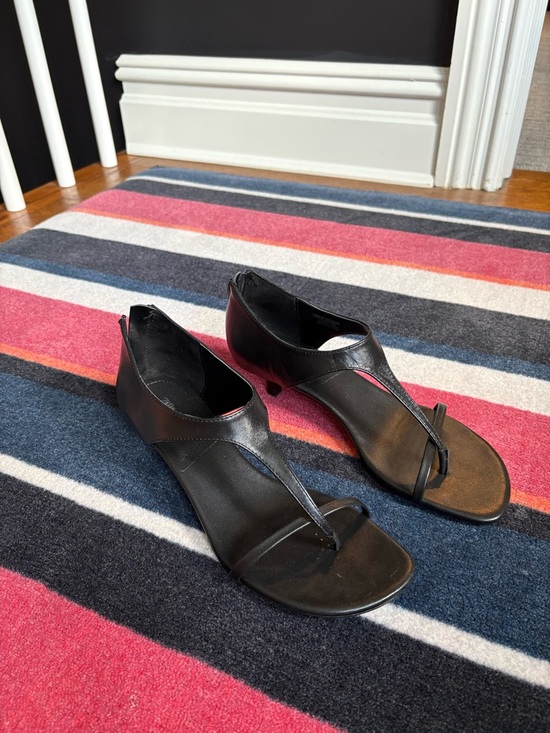 Zara Shoes - Black Leather T-Strap Kitten Heel Sandals - Women's